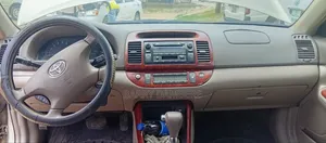 Toyota Camry 2005 Gold