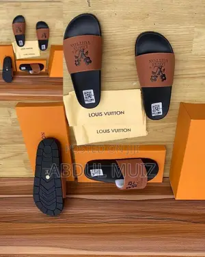 OLOWOESA Premium Comfort Slippers - Size 40-45