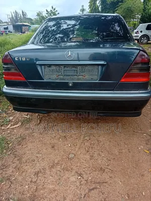 Mercedes-Benz C180 2002 Black
