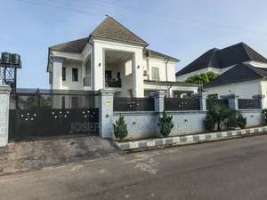 5bdrm Duplex in Faplins Estate, Dakwo District for sale