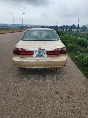 Honda Accord 2000 Gold