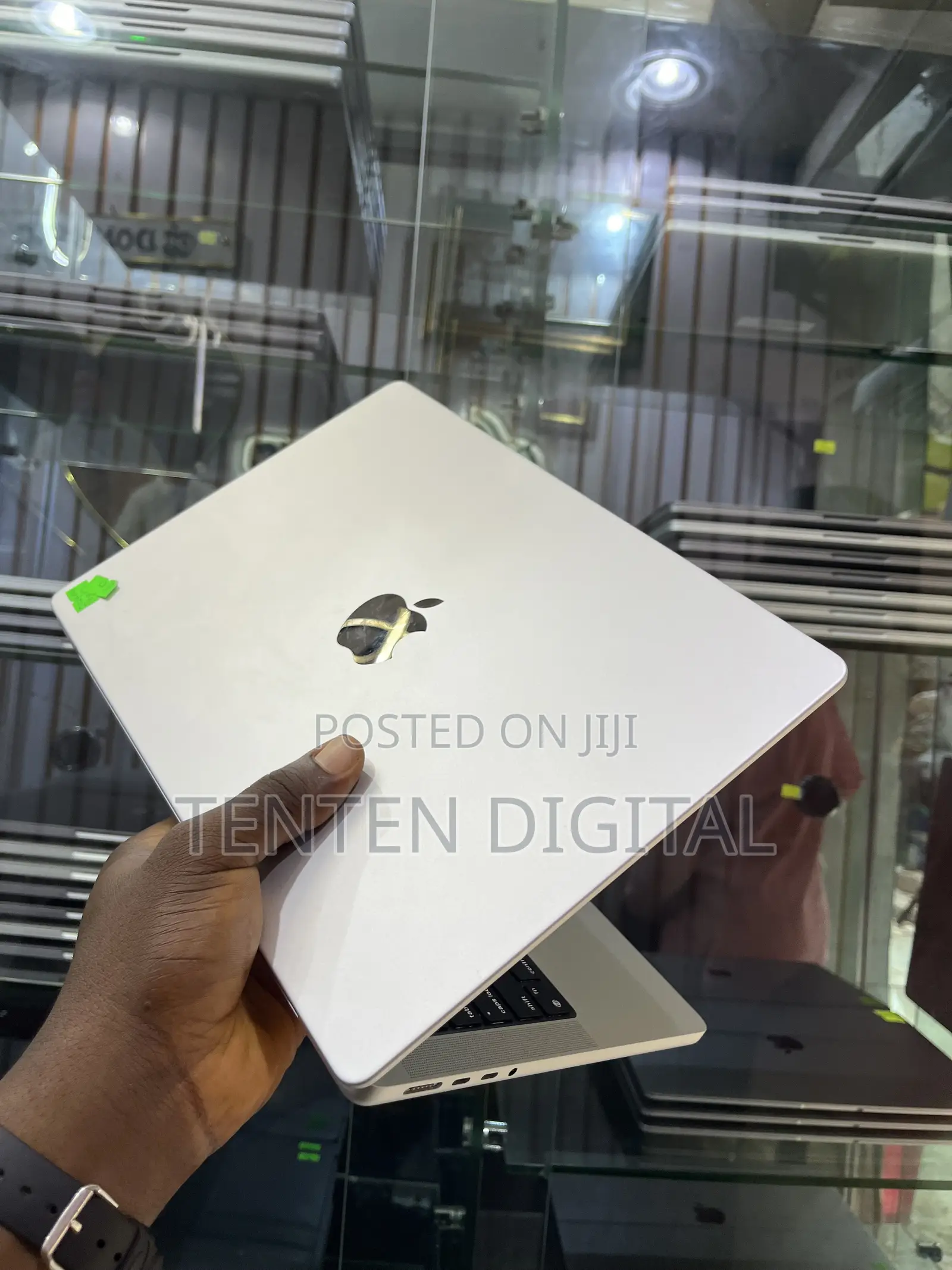 Laptop Apple MacBook Pro 2024 M4 16GB Apple M4 SSD 1T