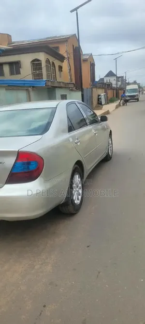 Toyota Camry LE 4dr Sedan (2.4L 4cyl 4A) 2004 Silver