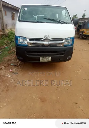 Toyota HiAce 2012 White