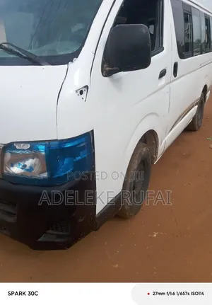 Toyota HiAce 2012 White