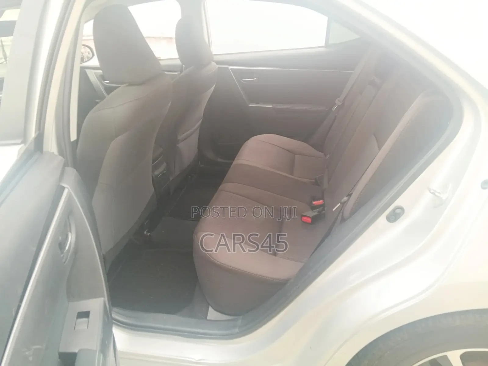 Toyota Corolla 2017 Silver