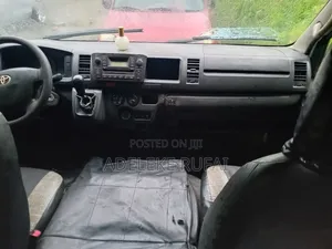 Toyota HiAce 2012 White