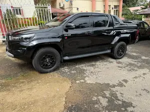 Toyota Hilux 2023 Black