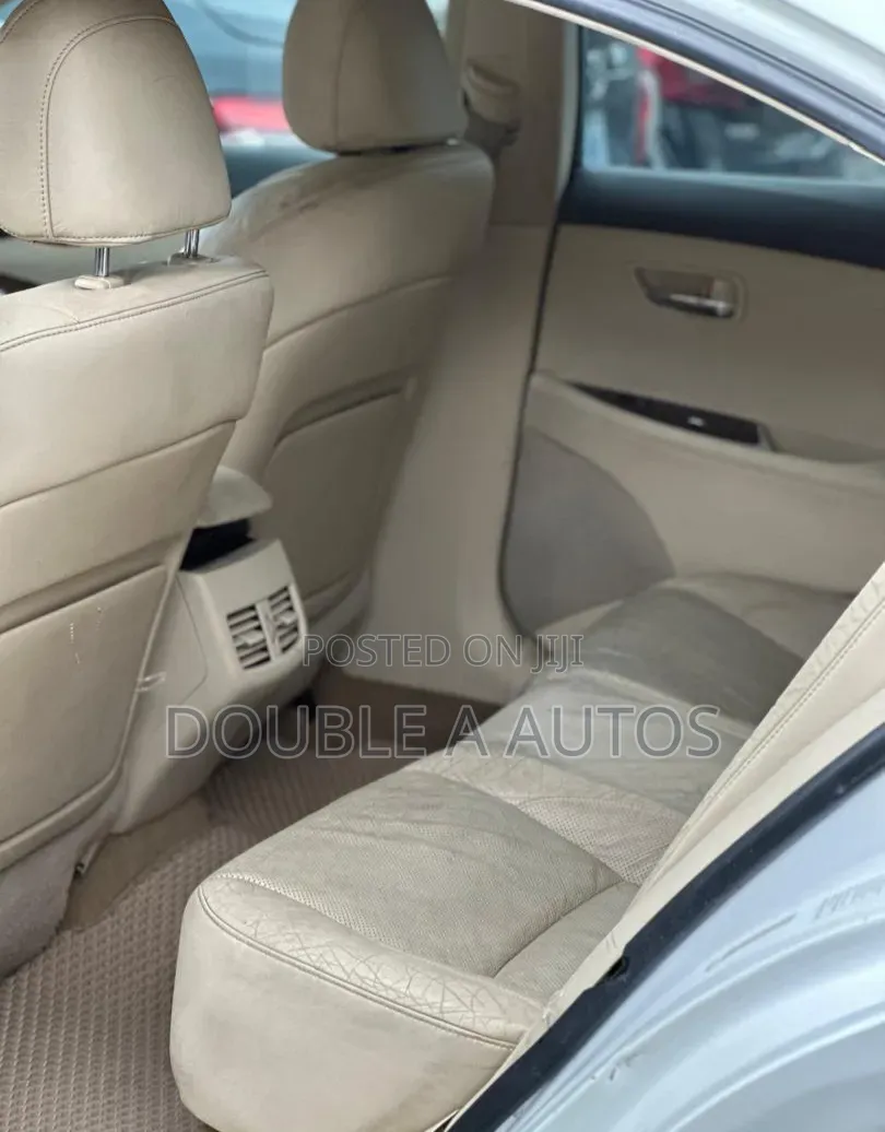 Lexus ES 2012 White