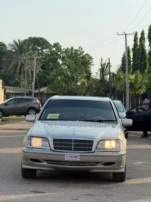 Mercedes-Benz C230 1998 Gold