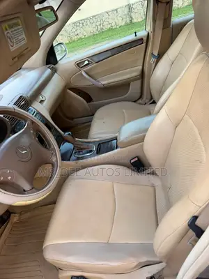Mercedes-Benz C240 2004 Gold