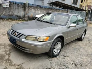 Toyota Camry Automatic 1999 Gray