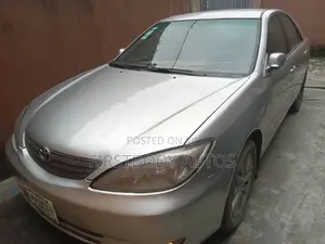 Toyota Camry 2004 Silver