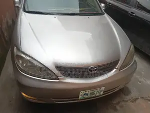 Toyota Camry 2004 Silver
