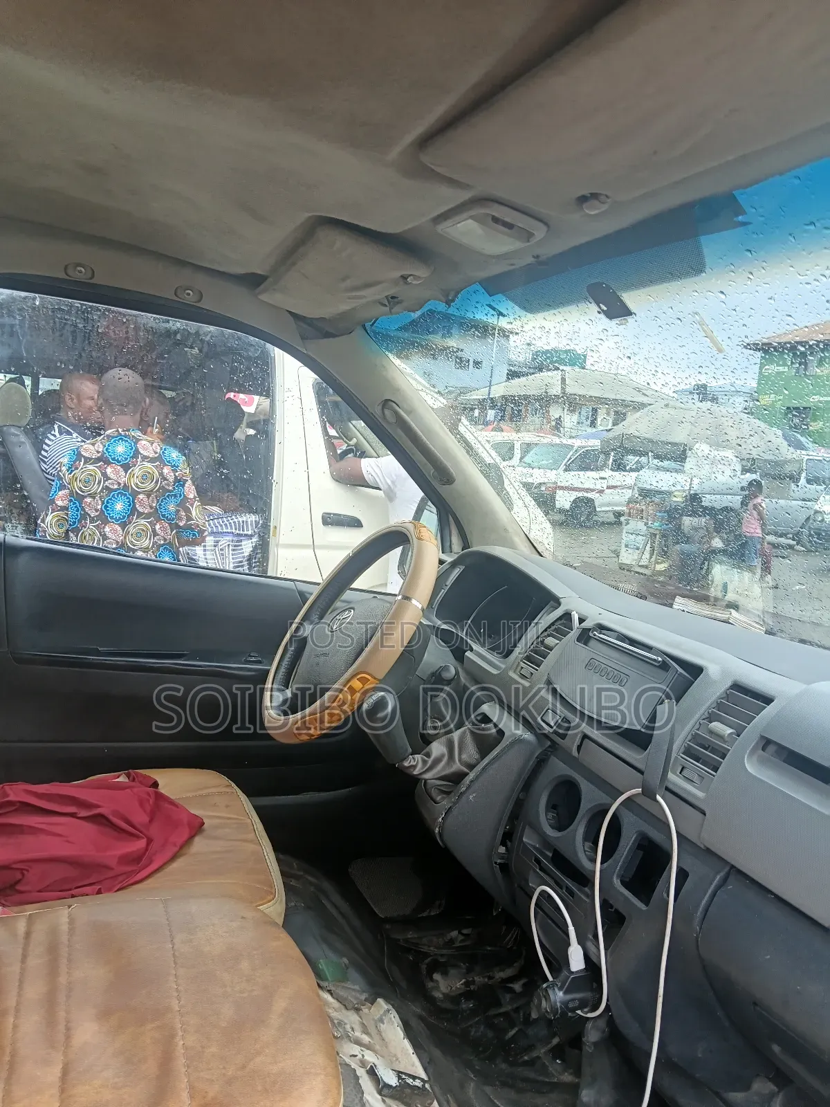 Toyota HiAce 2010 White
