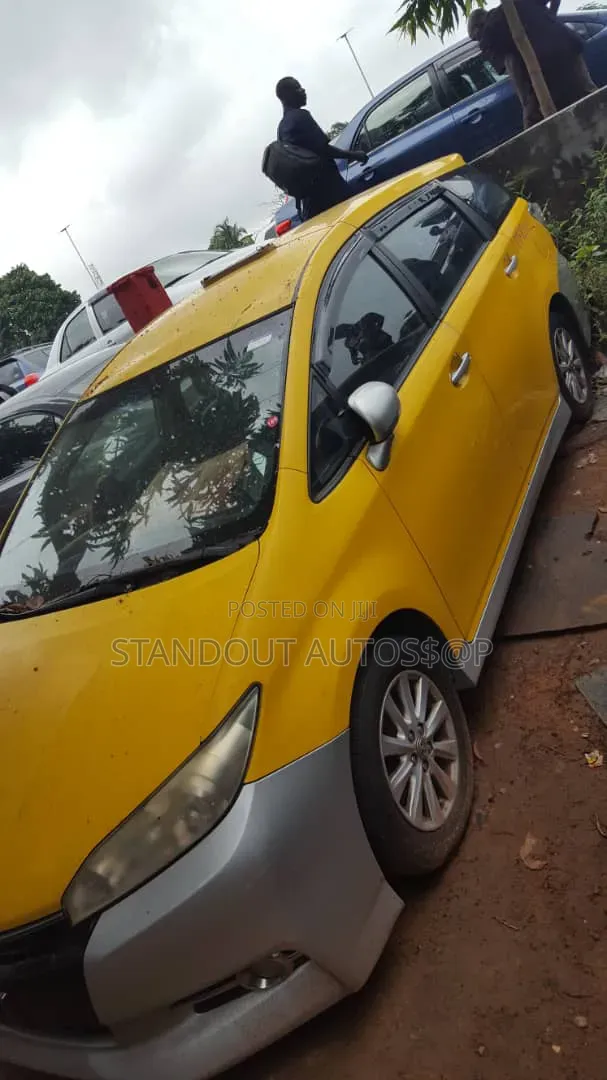 Toyota Wish 2015 Yellow