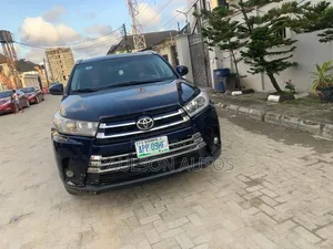 Toyota Highlander LE 4dr SUV (3.5L 6cyl 6A) 2015 Black