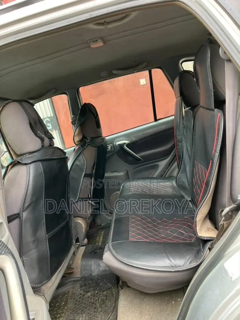 Toyota RAV4 Automatic 2003 Silver