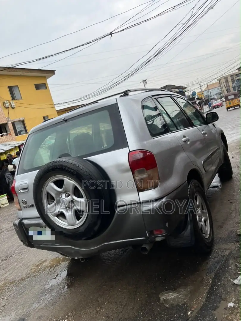 Toyota RAV4 Automatic 2003 Silver