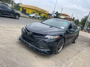 Toyota Camry LE FWD (2.5L 4cyl 8AM) 2018 Black