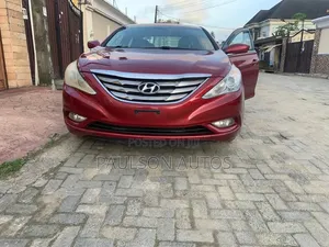 Hyundai Sonata SE 2.0T Sedan FWD (2.0L 4cyl 6A) 2012 Red