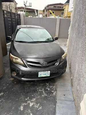 Toyota Corolla 2012 Gray