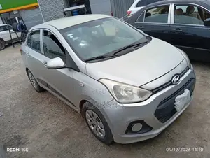 Hyundai Xcent 2015 Silver