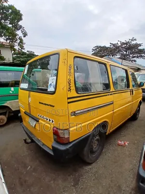 Volkswagen Transporter 1995 Yellow