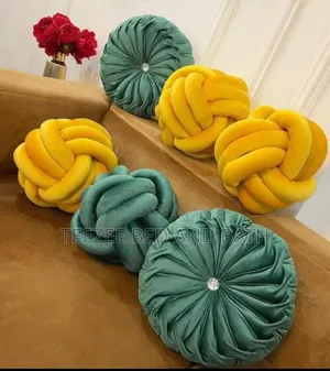 Knitted Throw Pillows