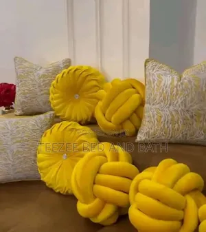 Knitted Throw Pillows