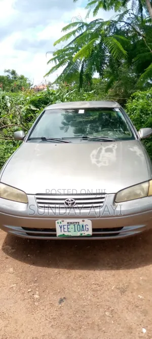 Toyota Camry Automatic 1999 Gray