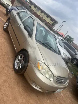 Toyota Corolla LE 2004 Gold