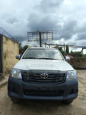 Toyota Hilux 2014 White