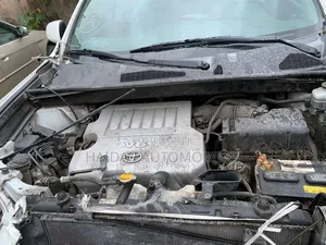Toyota Highlander Base 2010 White