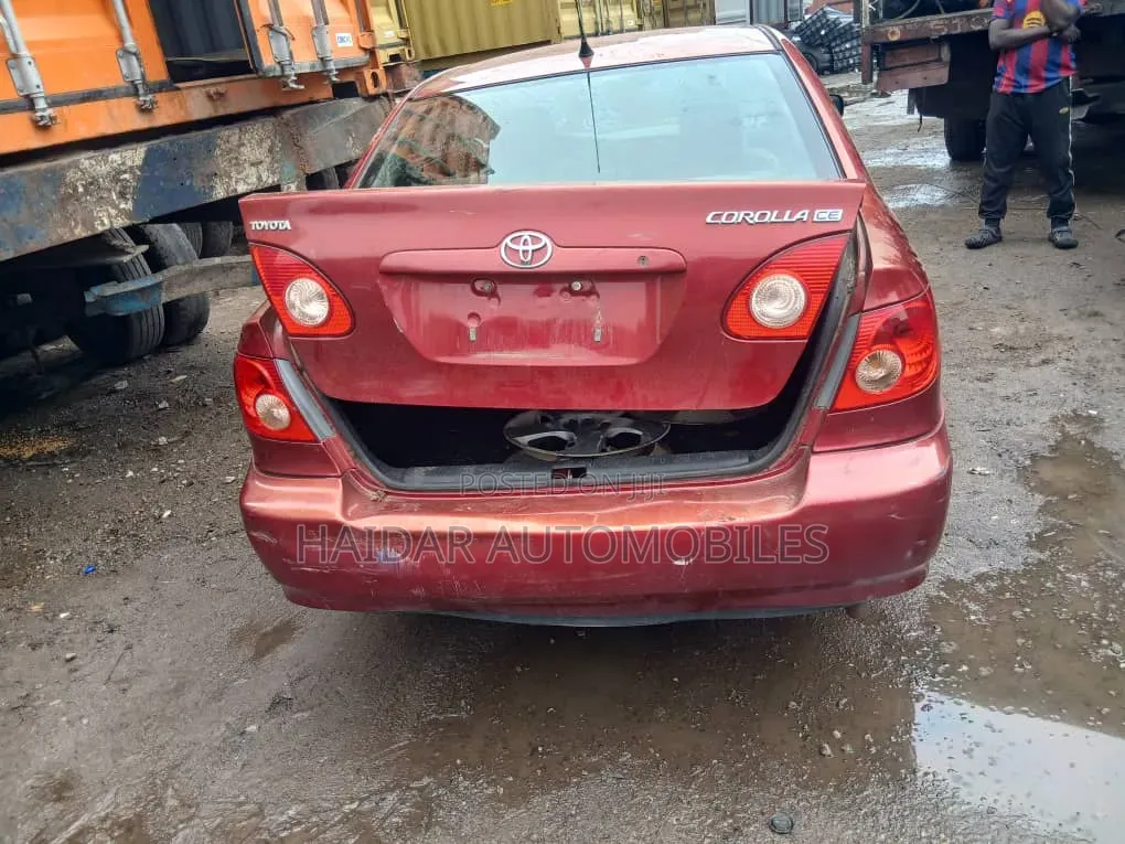 Toyota Corolla LE 2005 Orange