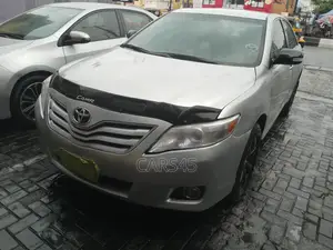 Toyota Camry 2010 Silver