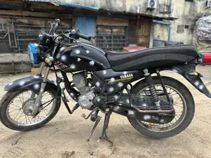Yamaha Crux 2021 Black