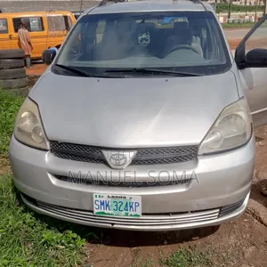Toyota Sienna 2004 Silver