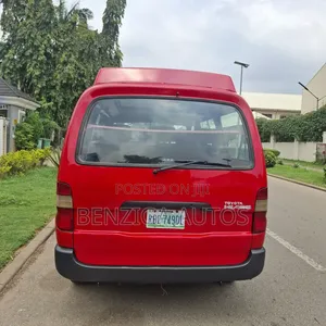 Toyota HiAce 2004 Red