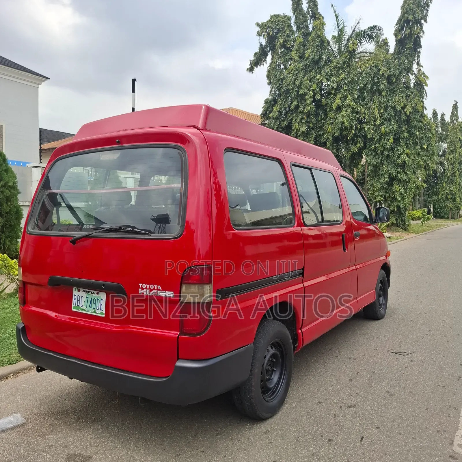 Toyota HiAce 2004 Red