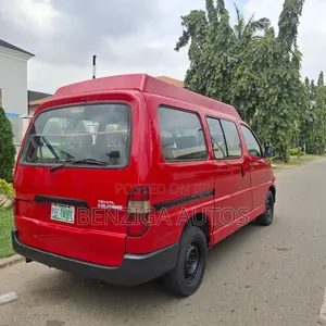 Toyota HiAce 2004 Red