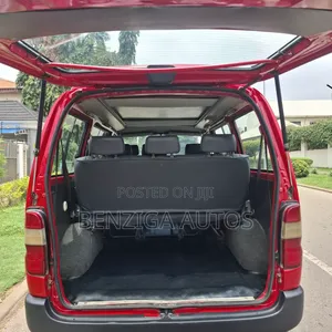 Toyota HiAce 2004 Red