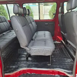 Toyota HiAce 2004 Red