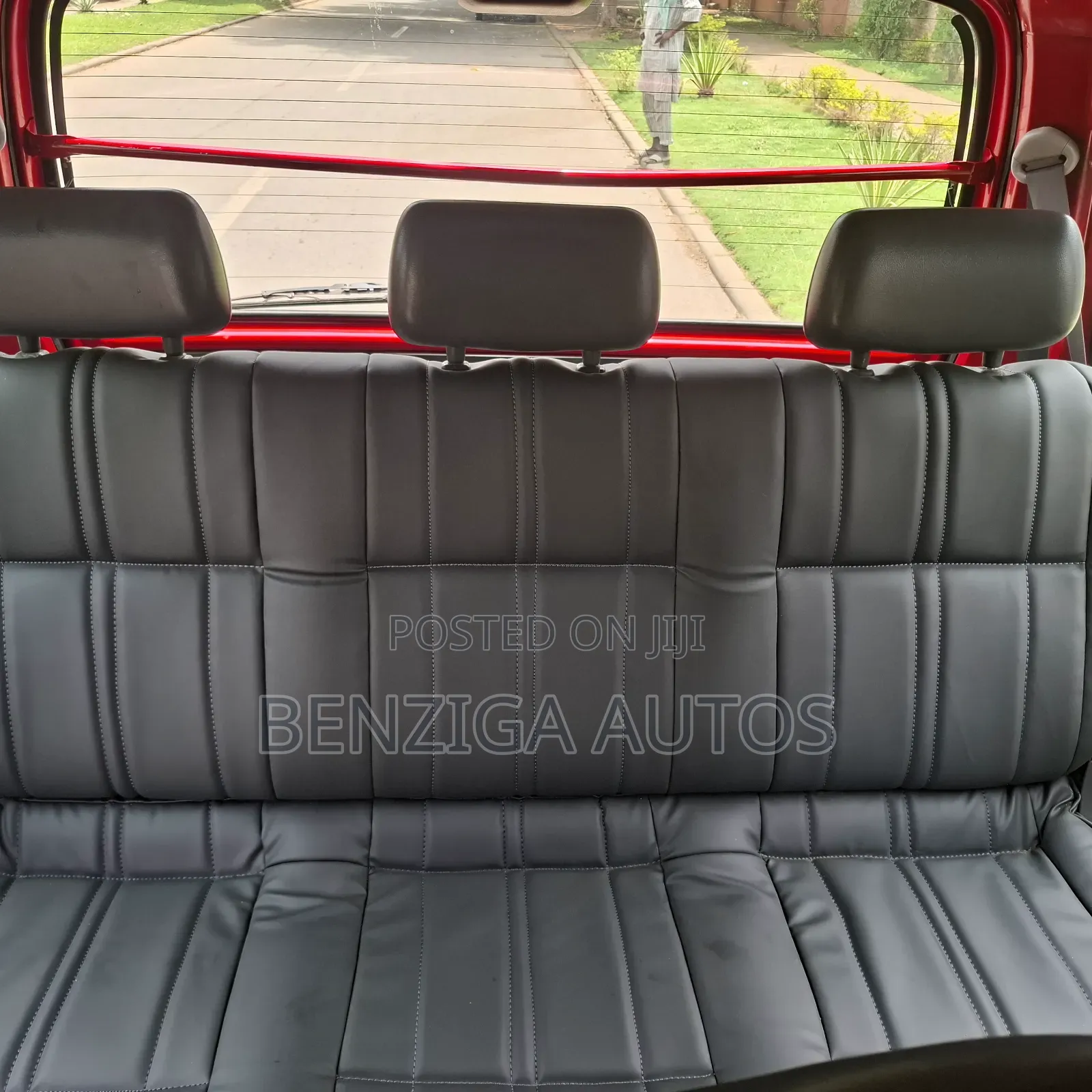 Toyota HiAce 2004 Red