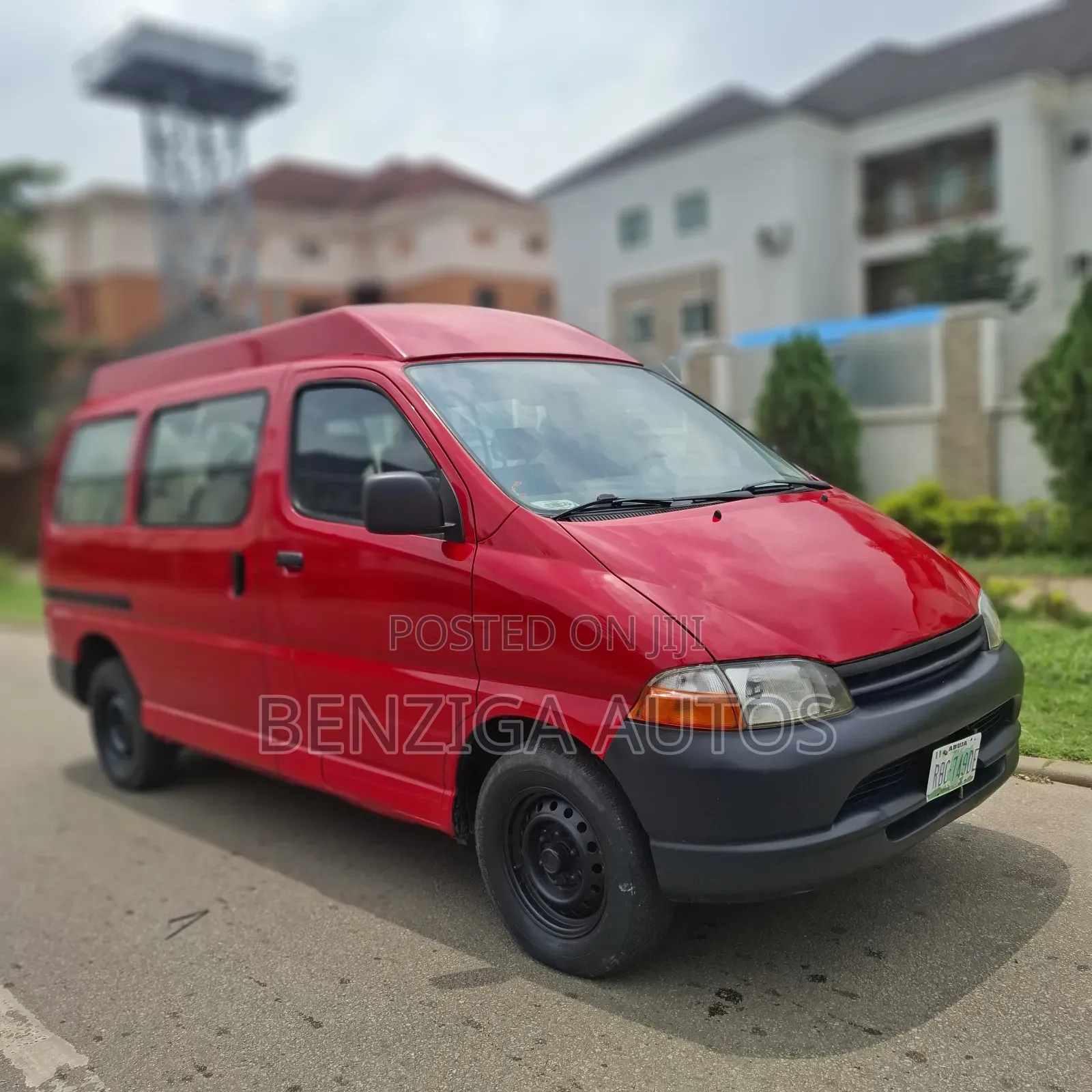 Toyota HiAce 2004 Red