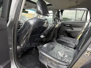 Toyota Highlander XLE 2021 Gray