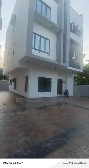 5bdrm Duplex in Alaka Estate for sale