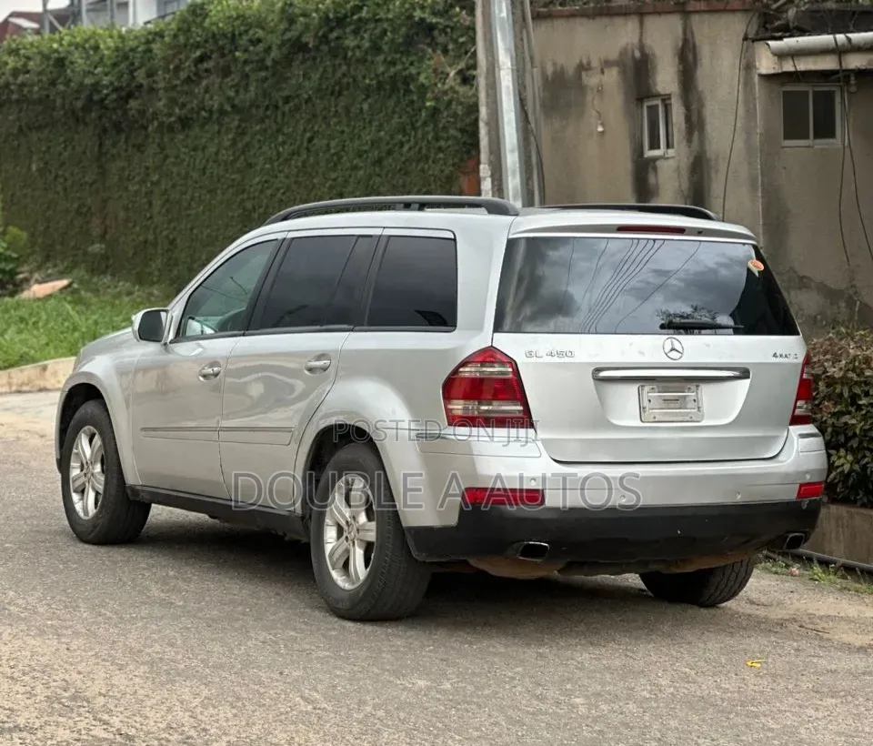 Mercedes-Benz GL-Class 2009 Silver