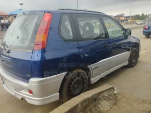 Mitsubishi SpaceWagon 2000 Blue