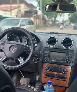 Mercedes-Benz GL-Class 2009 Silver